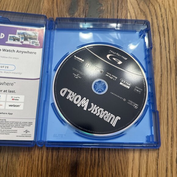 Jurassic World (Blu-ray, 2015) - Picture 3 of 4